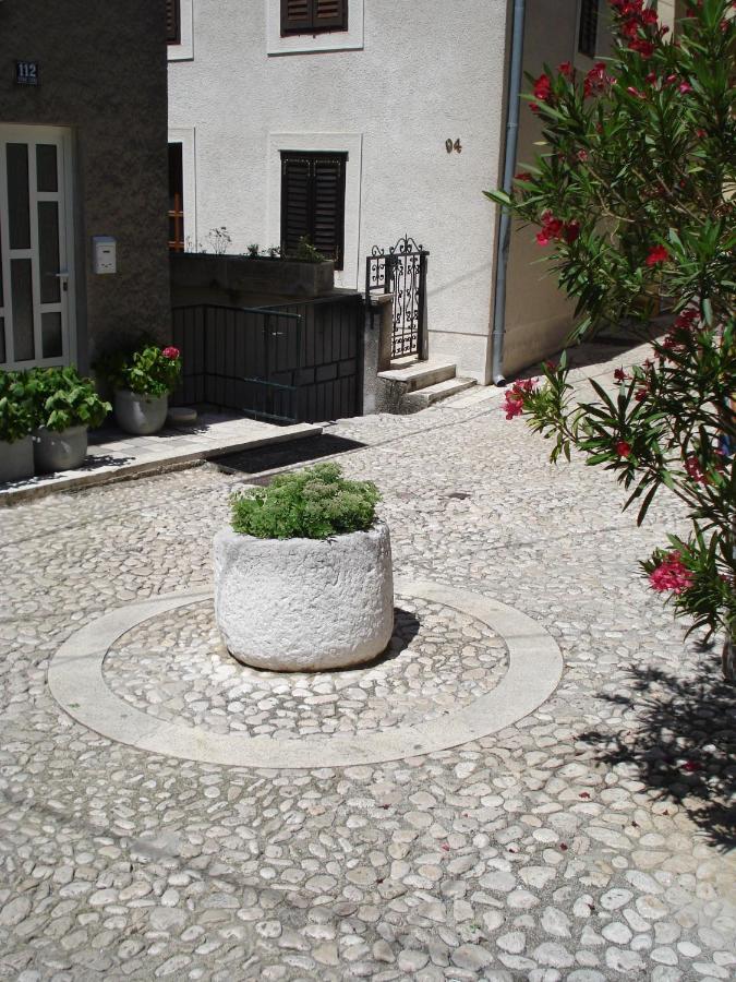 Apartment Sara Novi Vinodolski Exterior foto